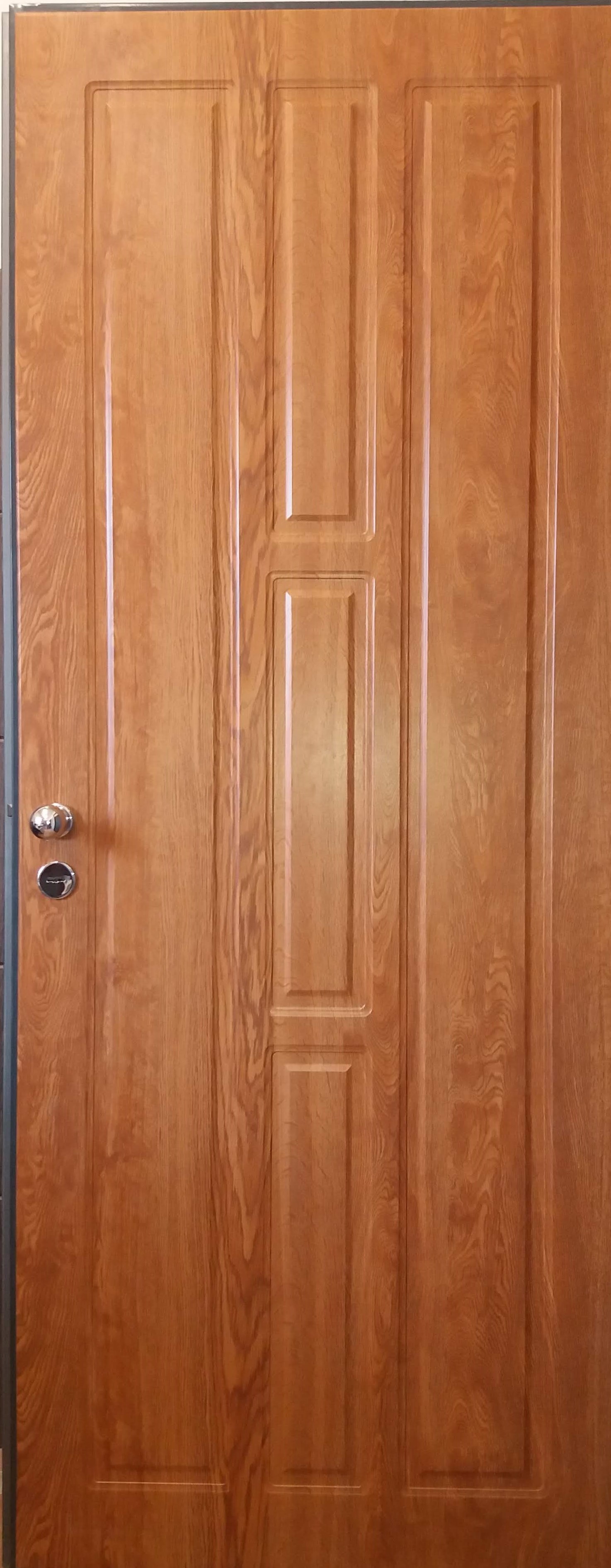 fóliázott bejárati ajtók